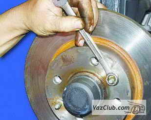 снятие и установка тормозного диска ваз 2109
