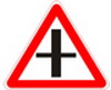 приоритетный знак перекресток со второстепенной дорогой 